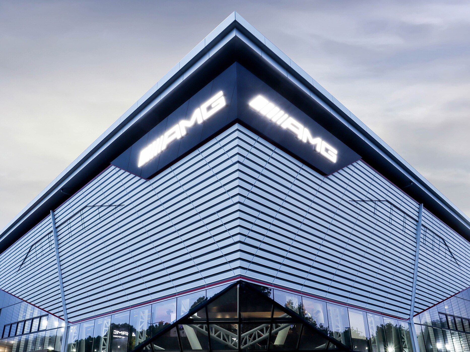 AMG Experience Center bygning set udefra