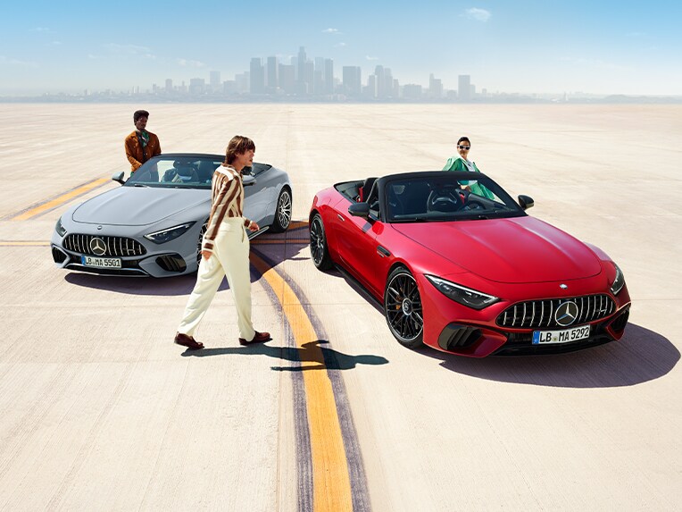 To Mercedes-AMG SL Roadster-modeller set forfra