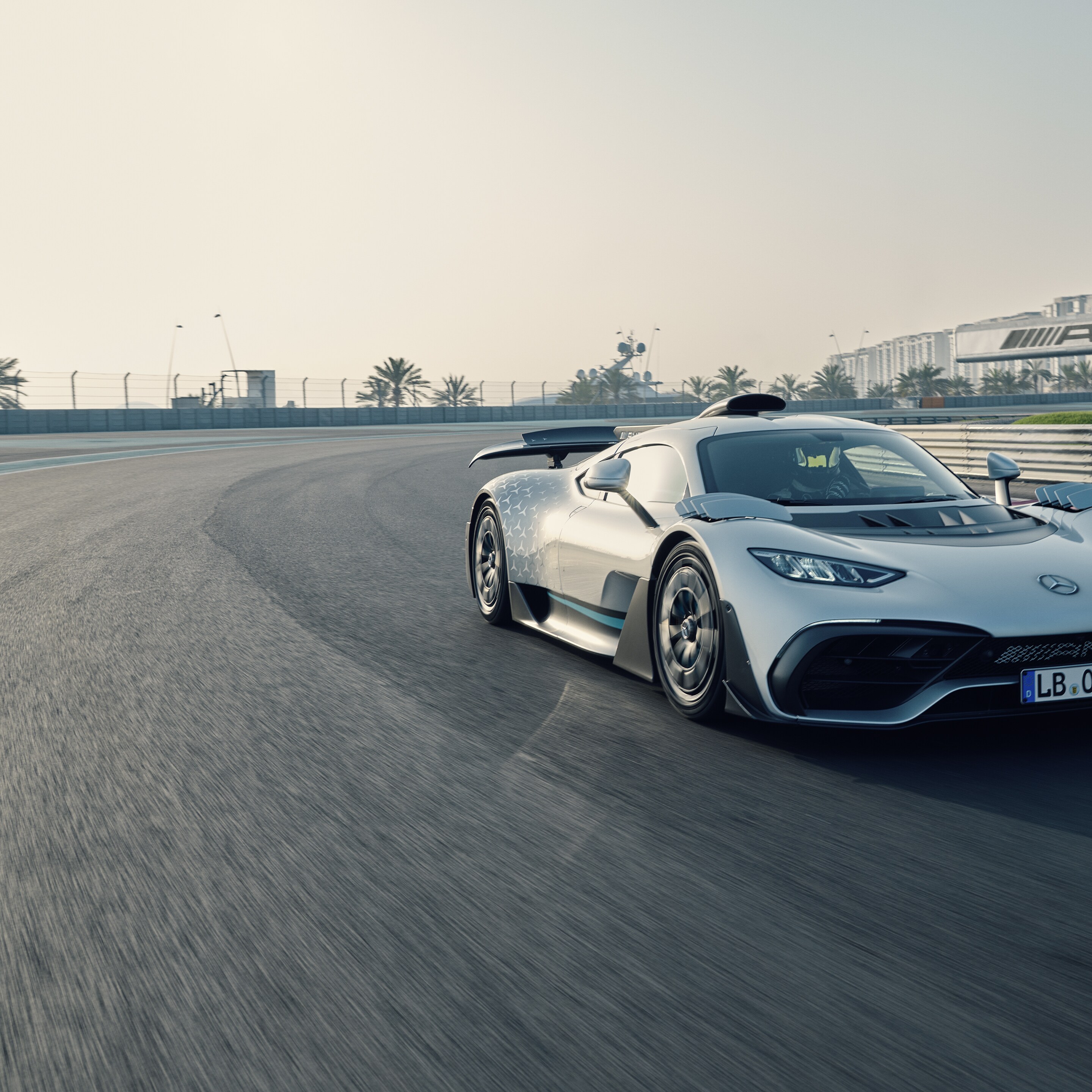 Mercedes-AMG Project ONE set skråt forfra.