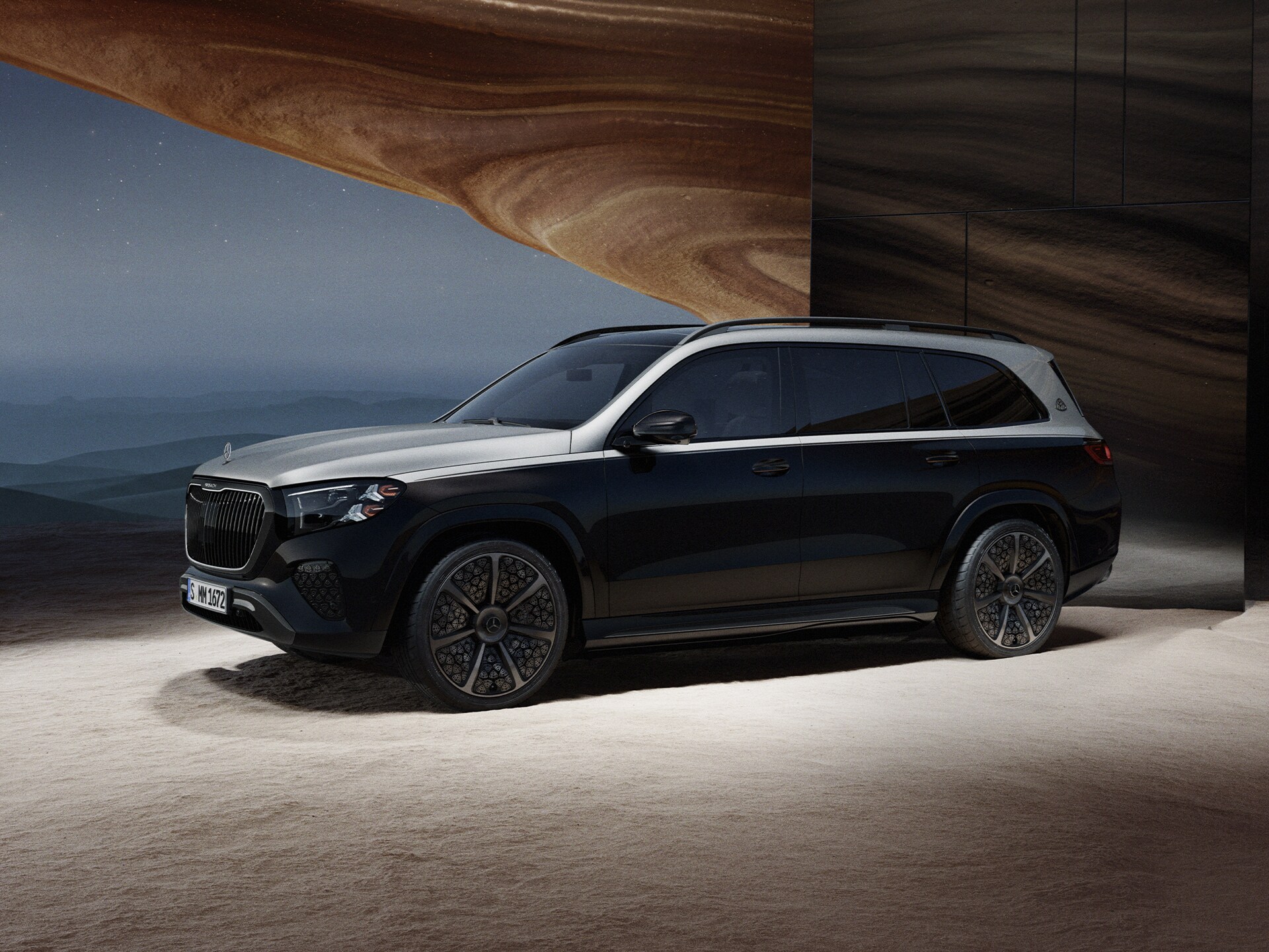 Mercedes-Maybach GLS Night Series set forfra.