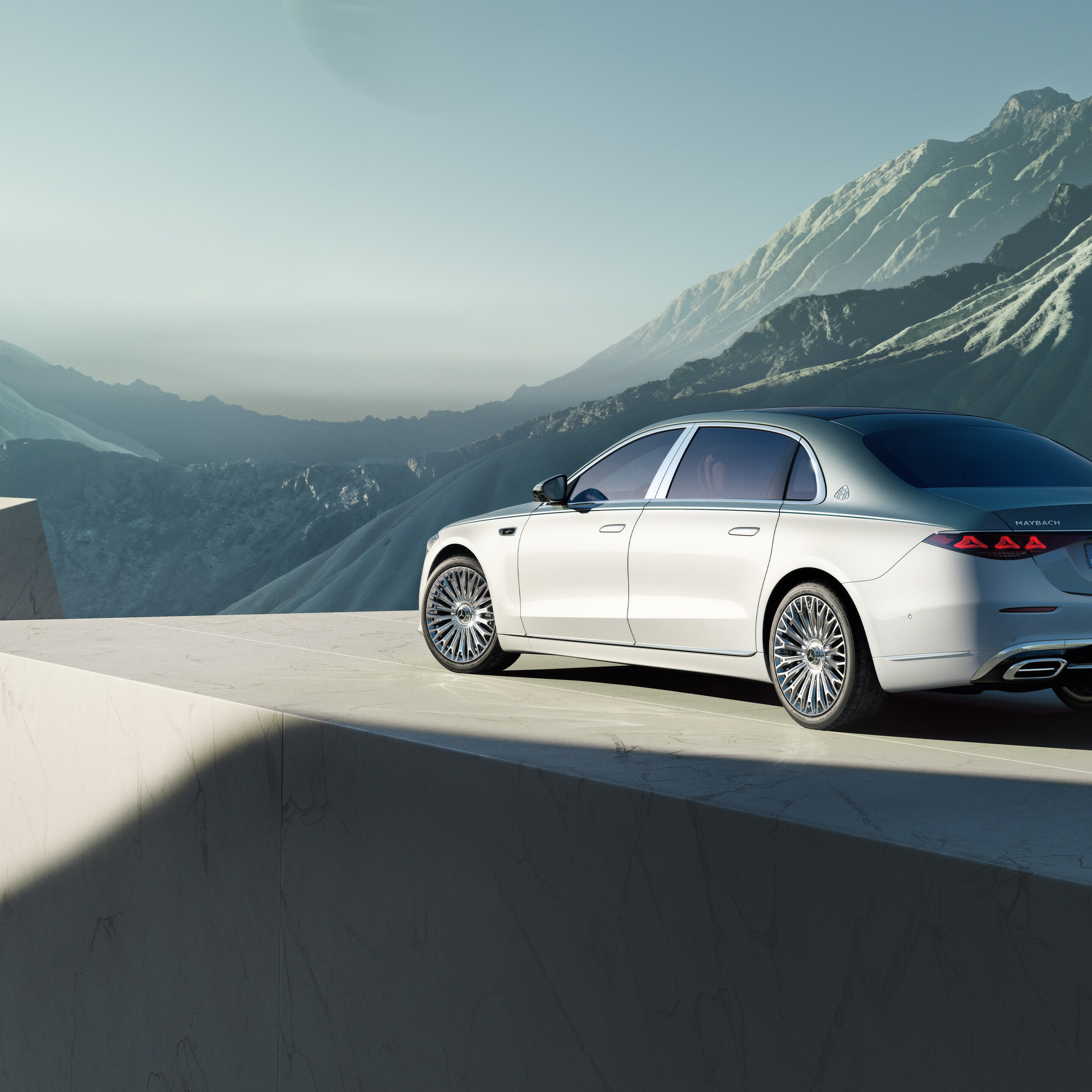 Mercedes-Maybach S-Klasse set fra siden.