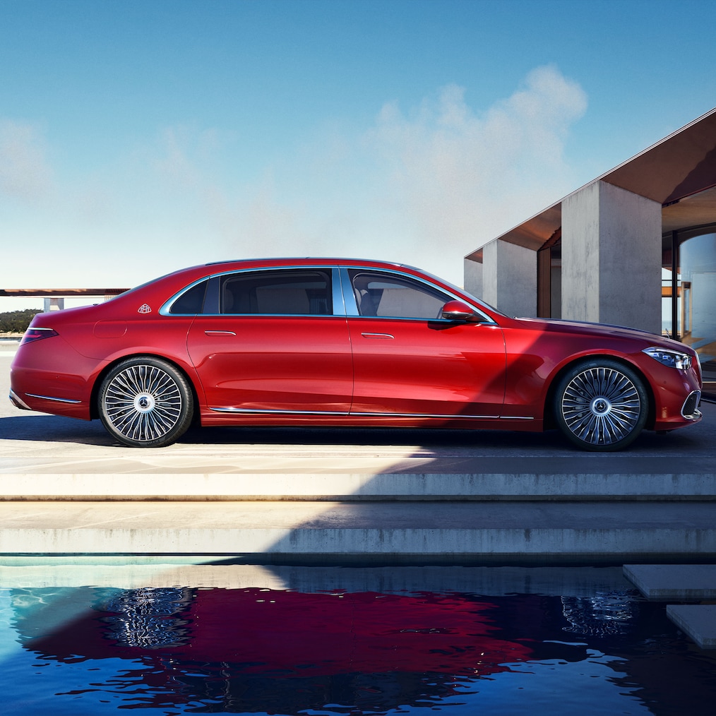 S-Klassen fra Mercedes-Maybach set fra siden.