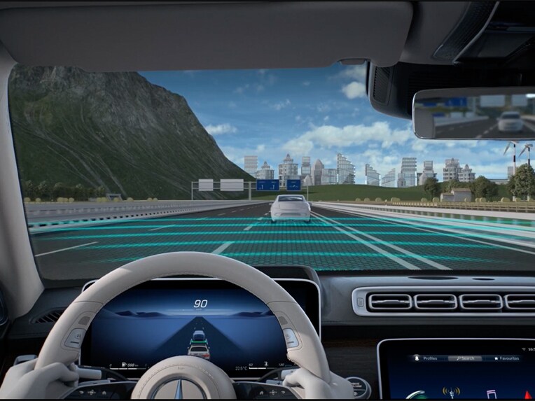 Sådan fungerer den aktive afstandsassistent DISTRONIC i Mercedes-Benz S-Klasse sedan.