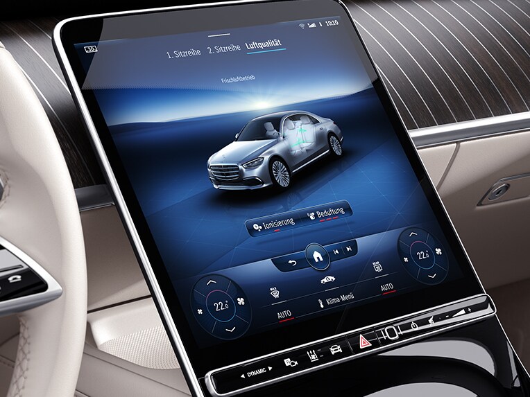 AIR-BALANCE-pakken i OLED-midterdisplayet i Mercedes-Benz S-Klasse sedan.