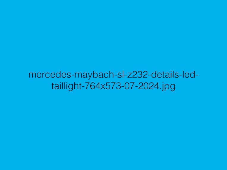 Det specifikke Maybach LED-baglygtedesign på Mercedes-Maybach SL 680.