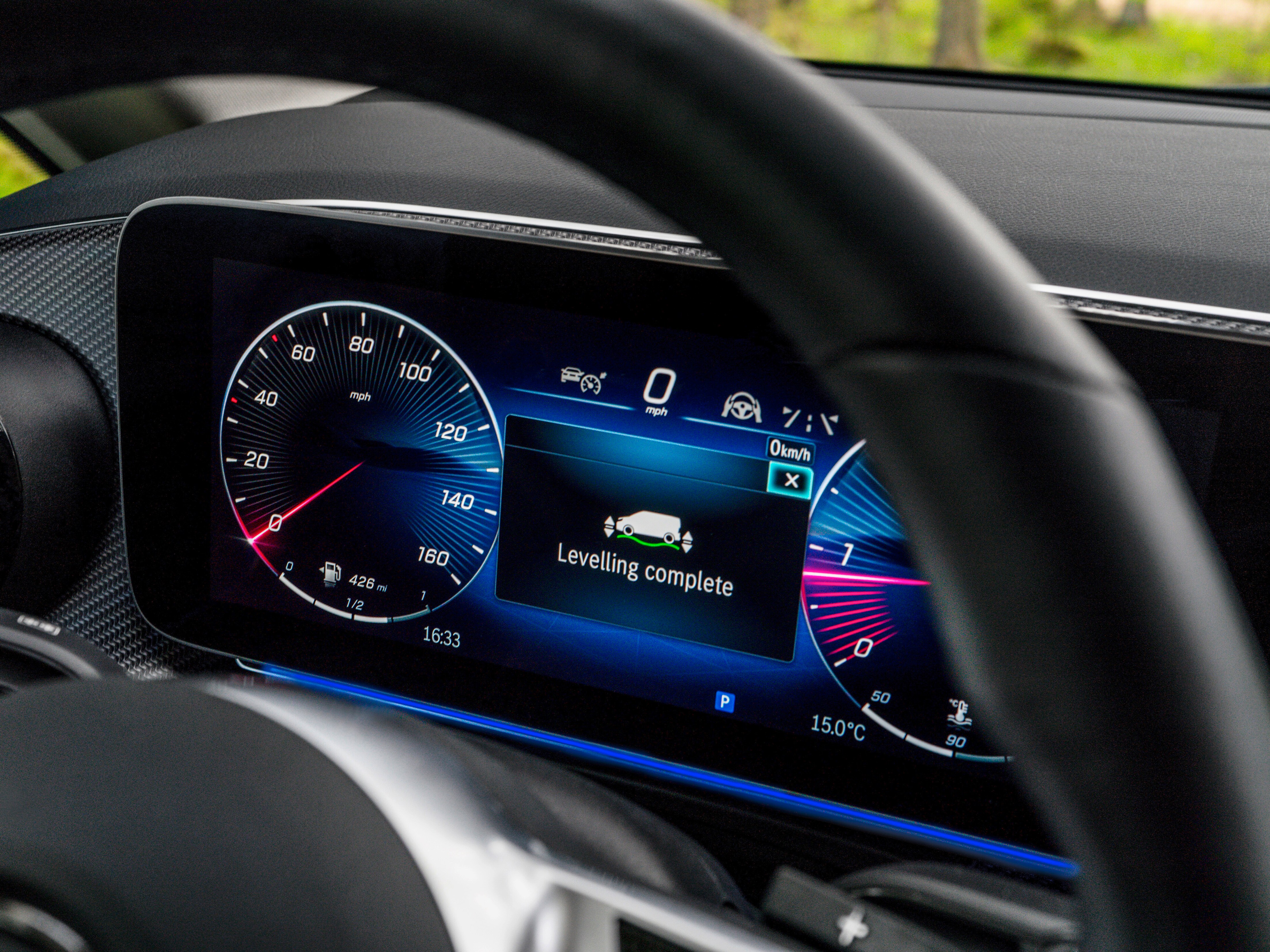 AIRMATIC plus Camper Level Control i widescreen cockpittet i V-Klasse Marco Polo