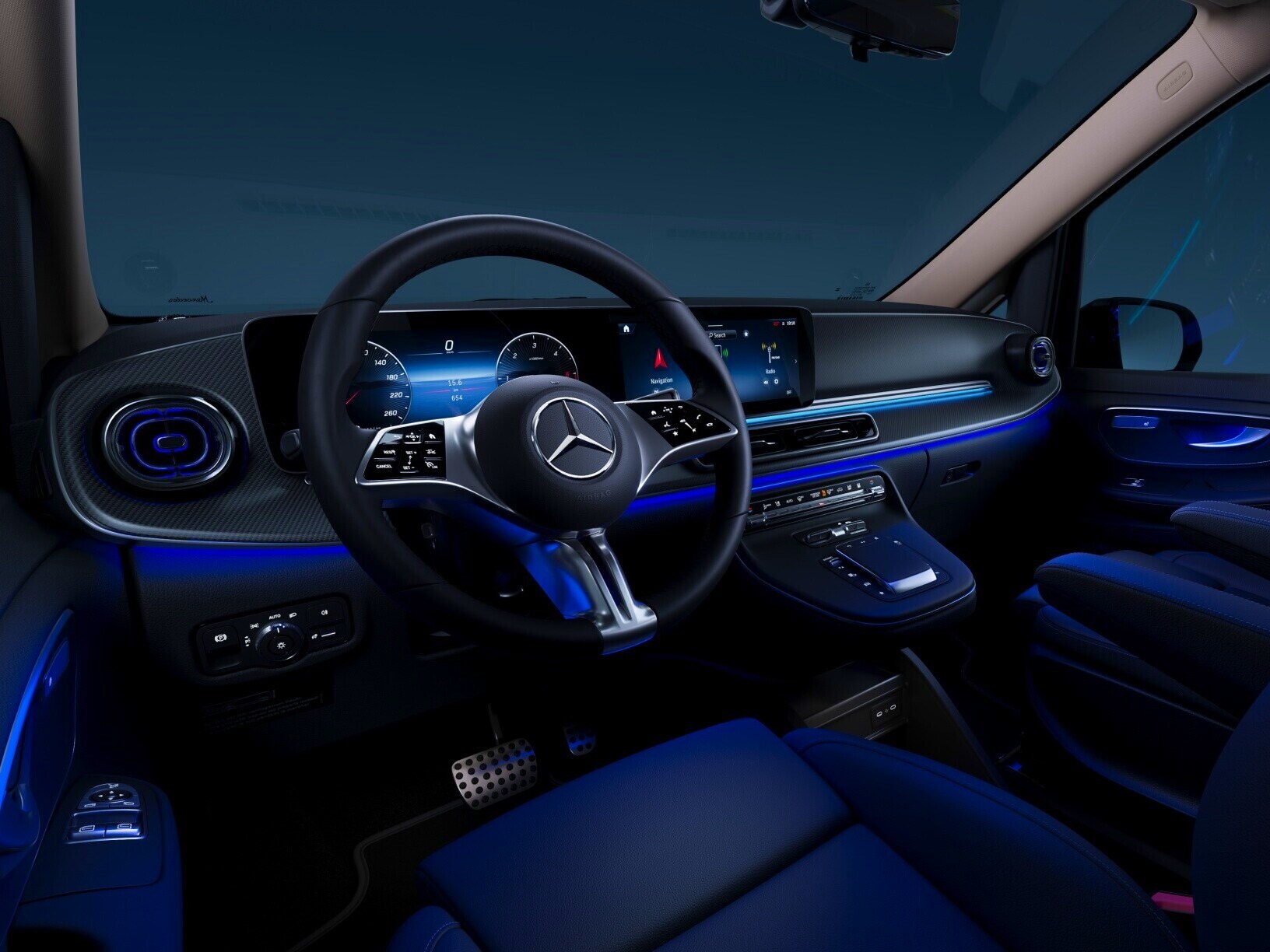 Ambientebelysning i 64 farver i Mercedes-Benz V-Klasse Marco Polo.