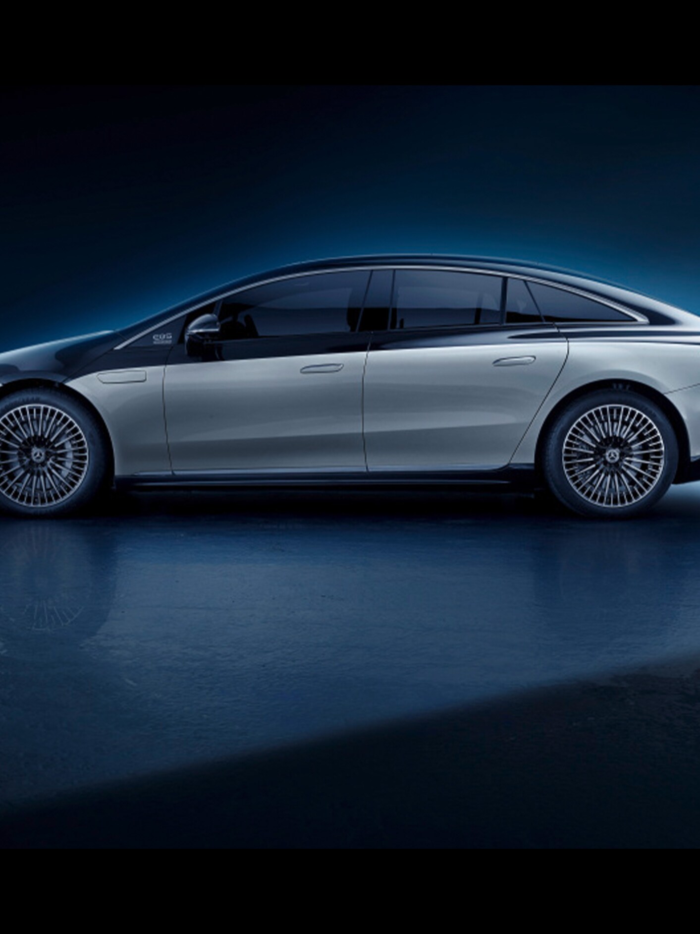 Mercedes-Benz EQS set fra siden