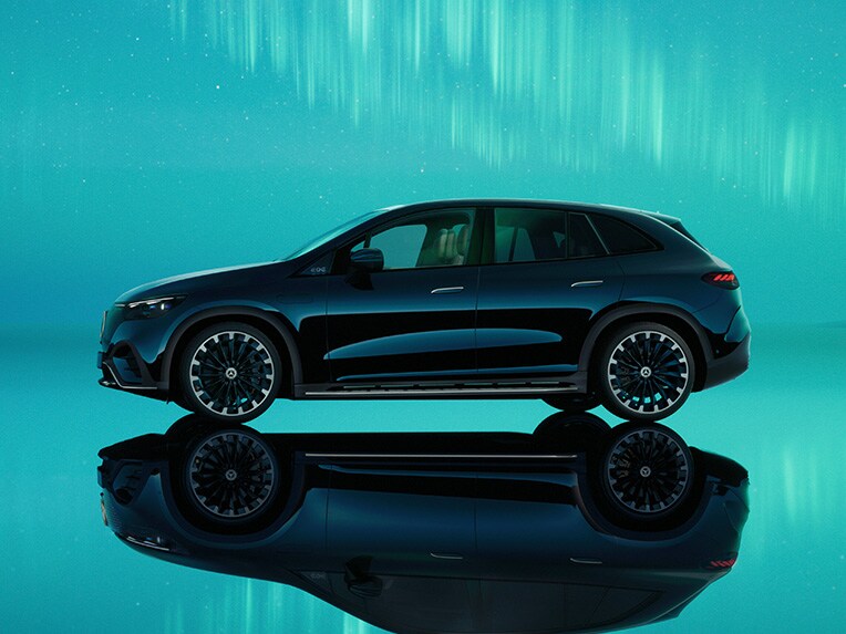 Elektriske Mercedes-Benz EQE SUV set fra siden