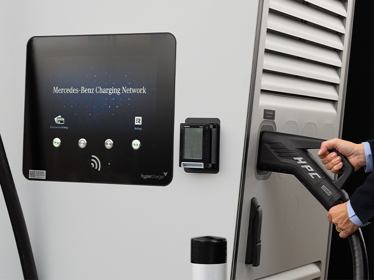 Opladningsmuligheder | Elektrisk mobilitet | Mercedes-Benz Mercedes-Benz opladestation