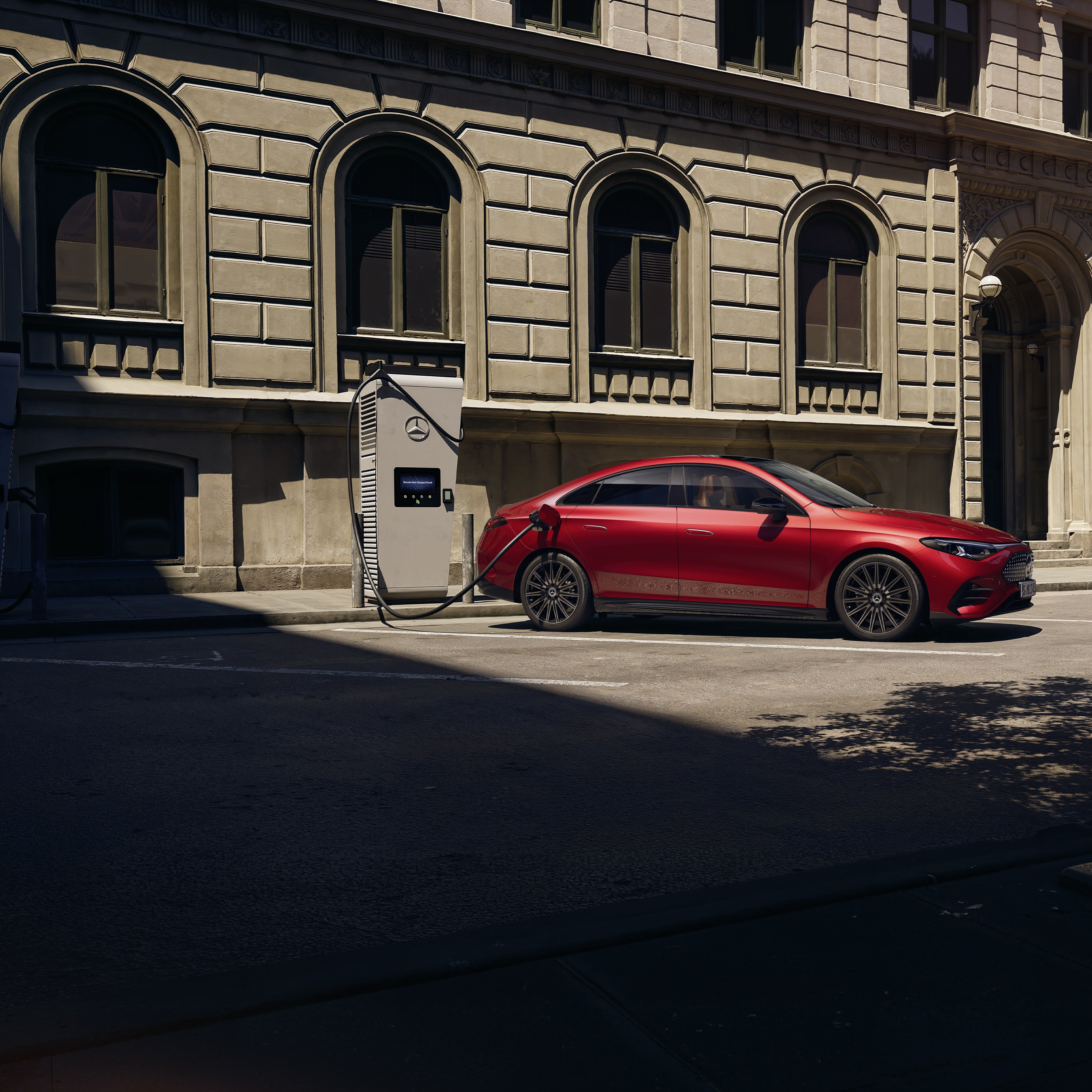 EQS fra Mercedes-Benz set fra siden