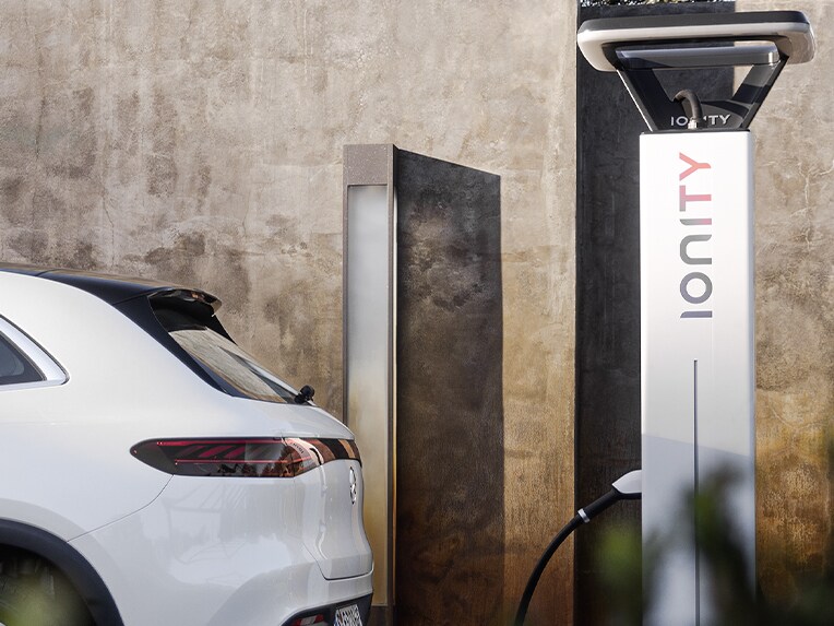 Mercedes-Benz oplader ved en IONITY-ladestation