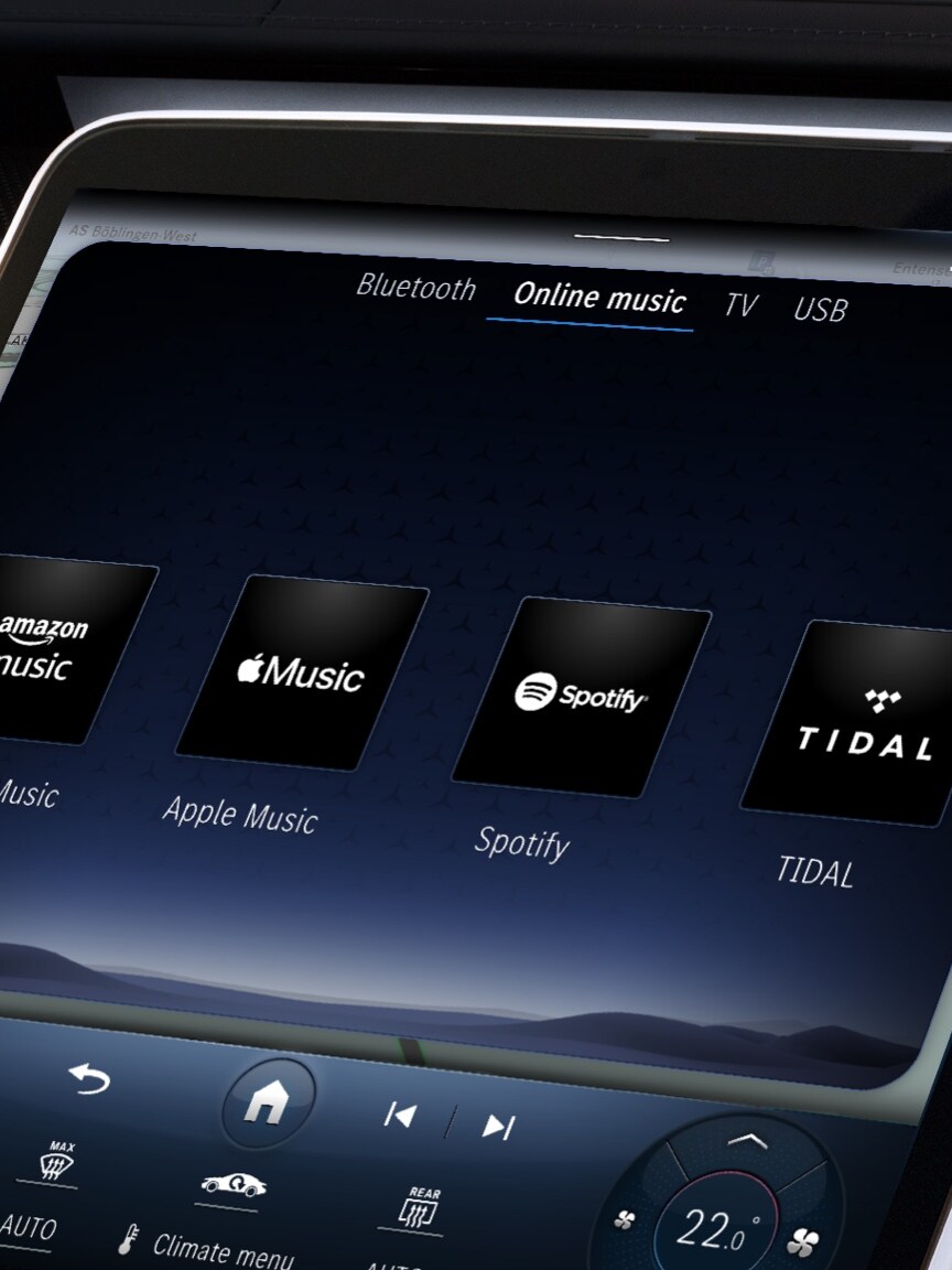 MBUX multimediesystemet i en Mercedes-Benz viser forskellige audiostreamingtjenester 