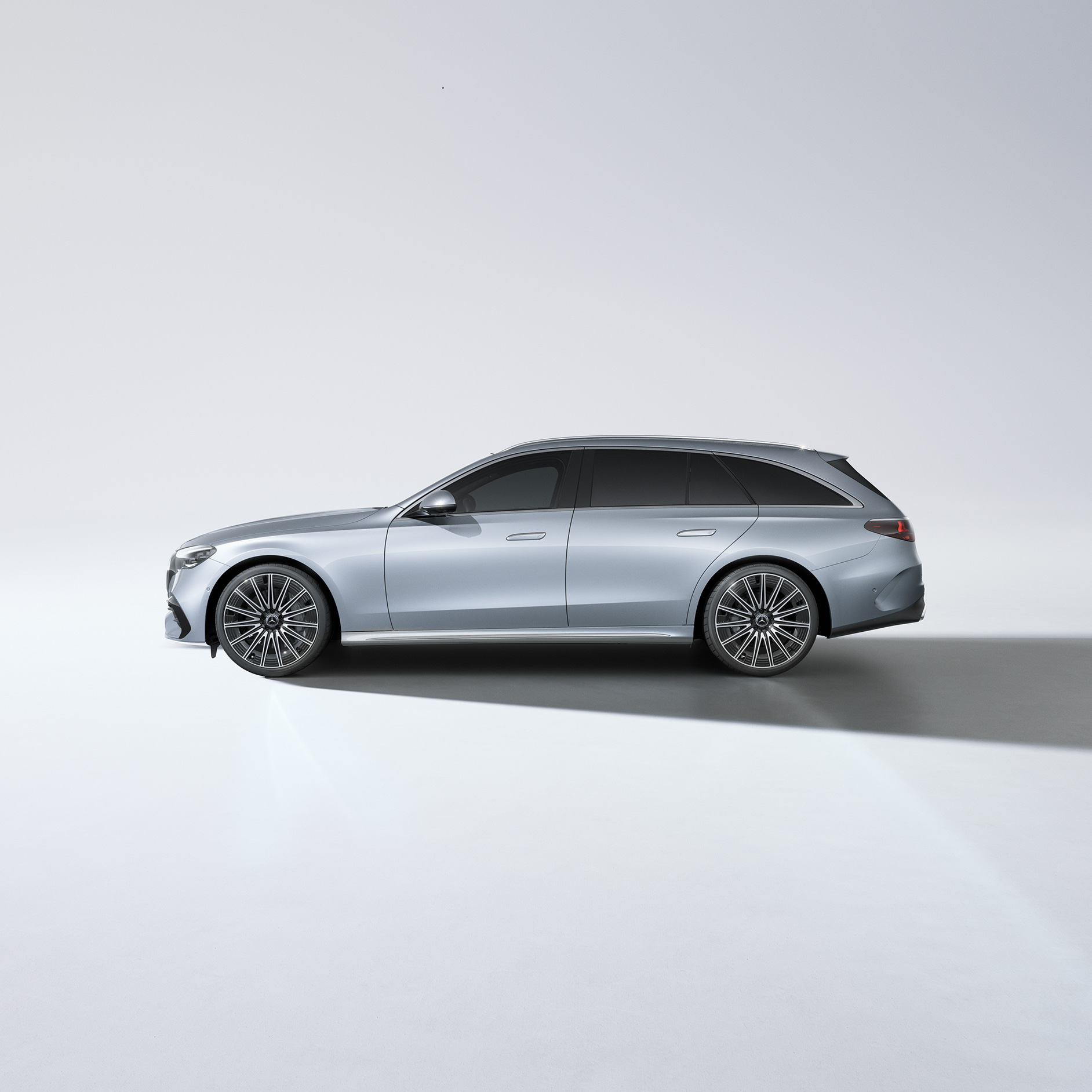 Modeller | Intelligent Drive | Mercedes-Benz Mercedes-Benz E-Klasse Stationcar set fra siden