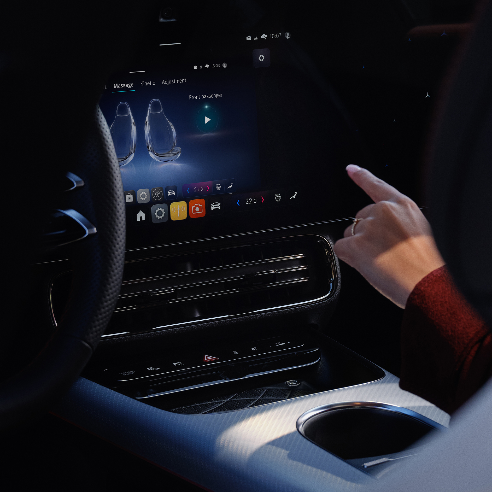 Personalisering | MBUX multimediesystem | Mercedes-Benz MBUX multimediesystem, der viser personaliseringsmuligheder i en Mercedes-Benz bil.