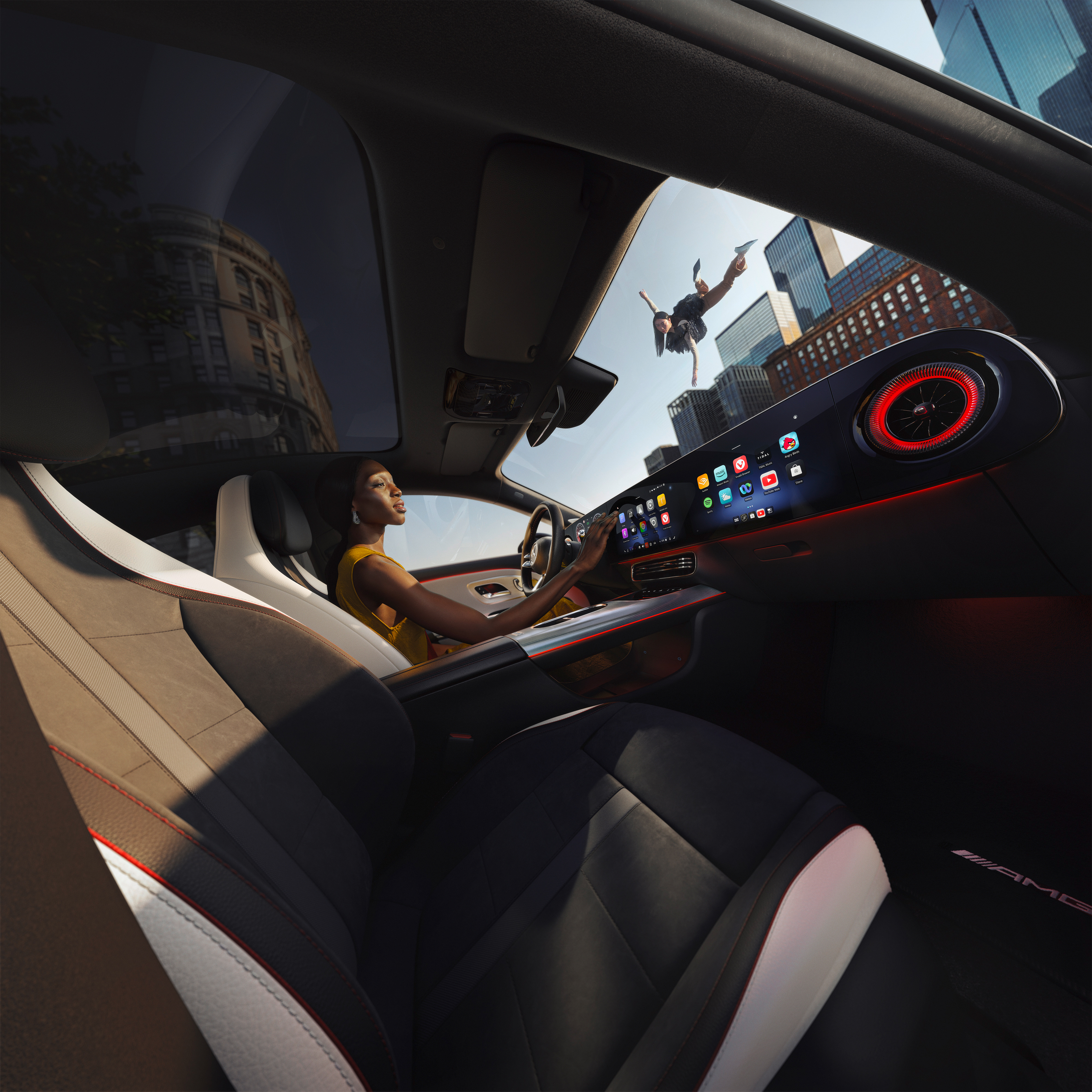 MBUX multimediesystem | Mercedes-Benz Interiørbillede af en Mercedes-Benz bils cockpit med MBUX multimediesystem.