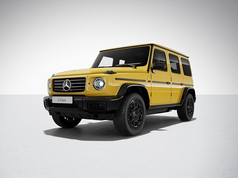Gul G-Klasse fra Mercedes-Benz skråt forfra