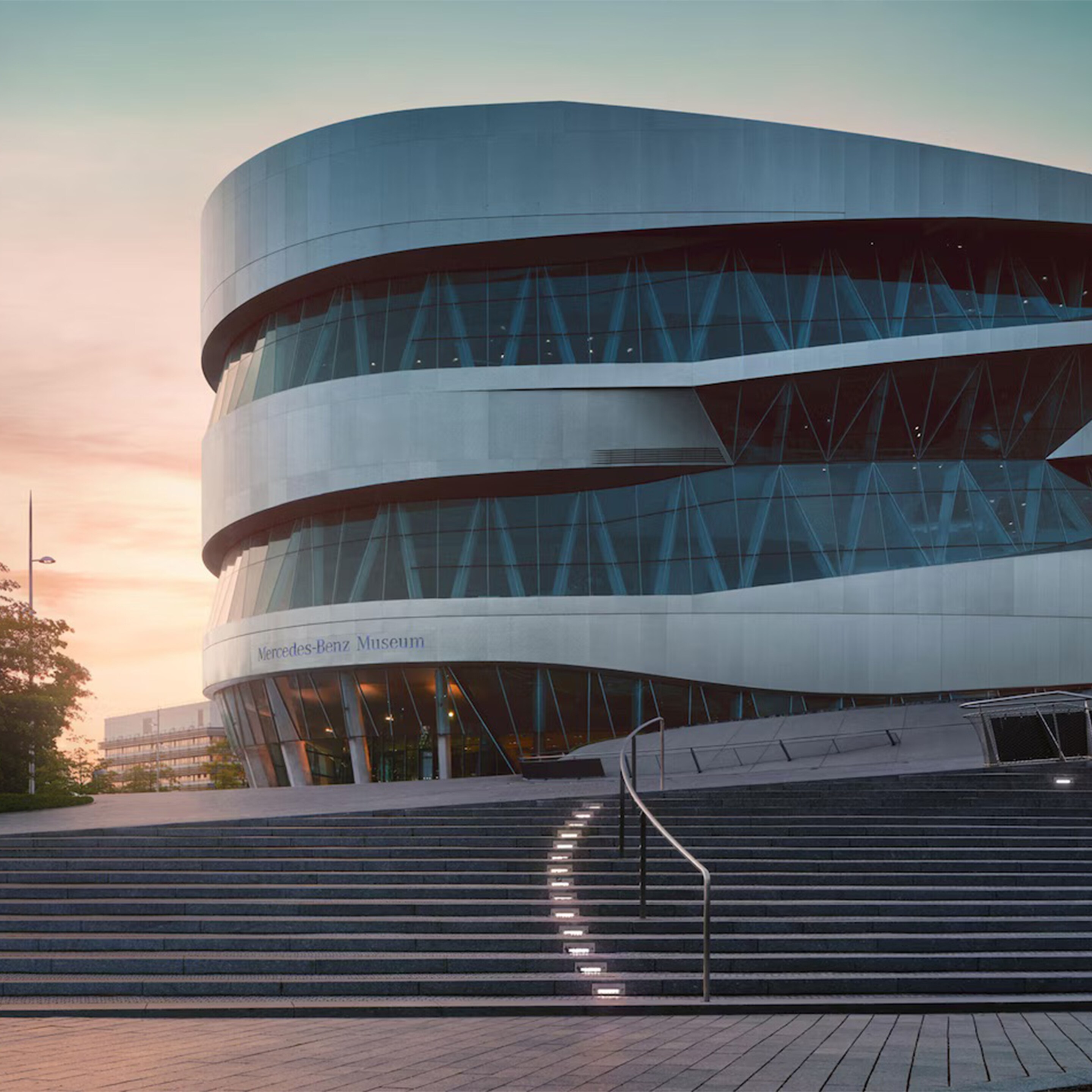Mercedes-Benz Museum i Stuttgart set udefra.