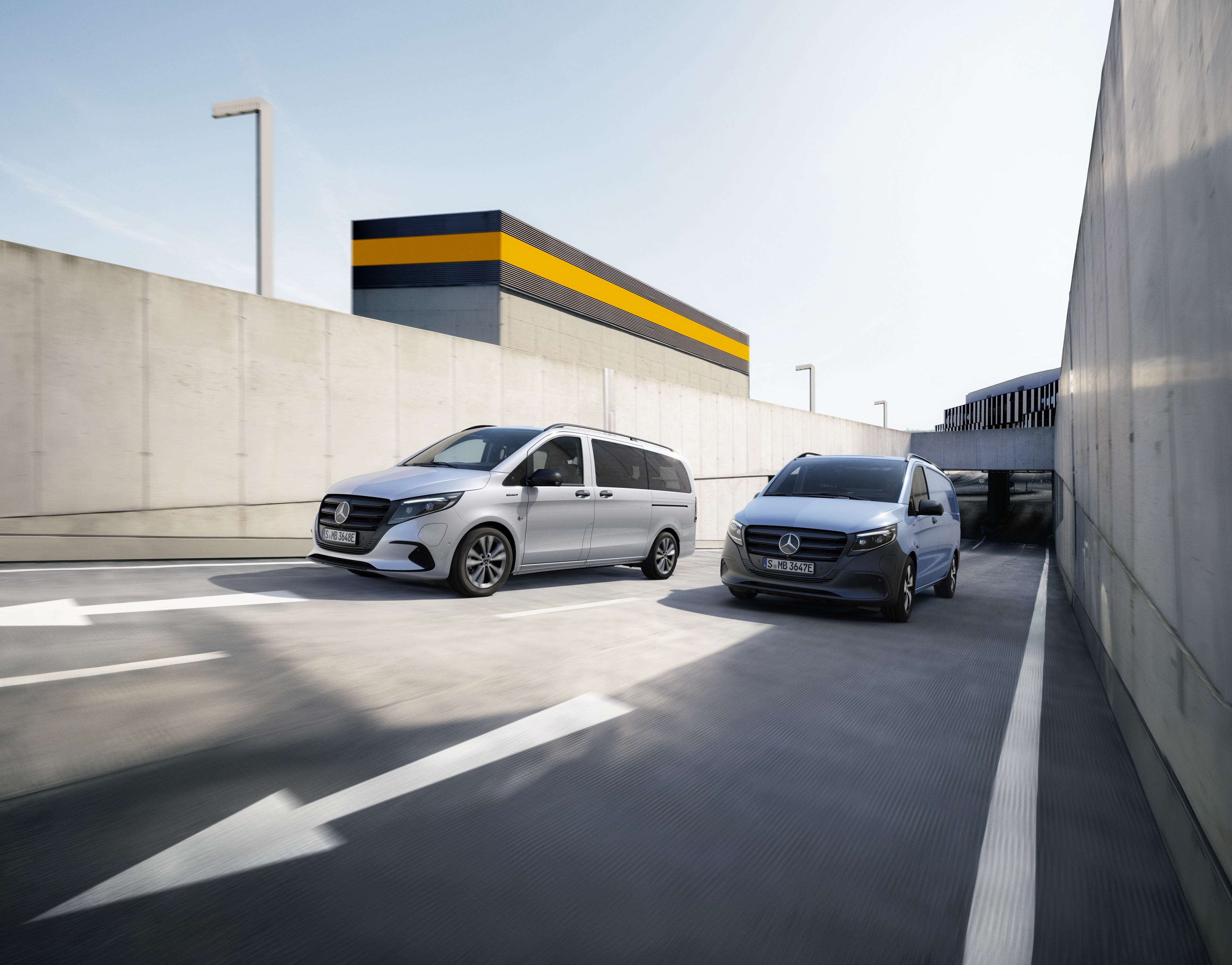 eVito Tourer & eVito Kassevogn | Mercedes-Benz Mercedes-Benz eVito Tourer og eVito Kassevogn på farten.