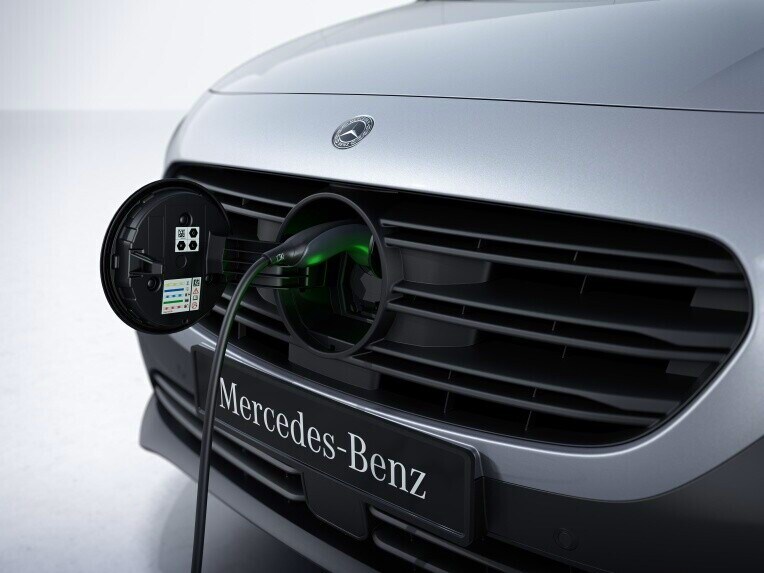 Mercedes-Benz eCitan Kassevogn med isat ladekabel