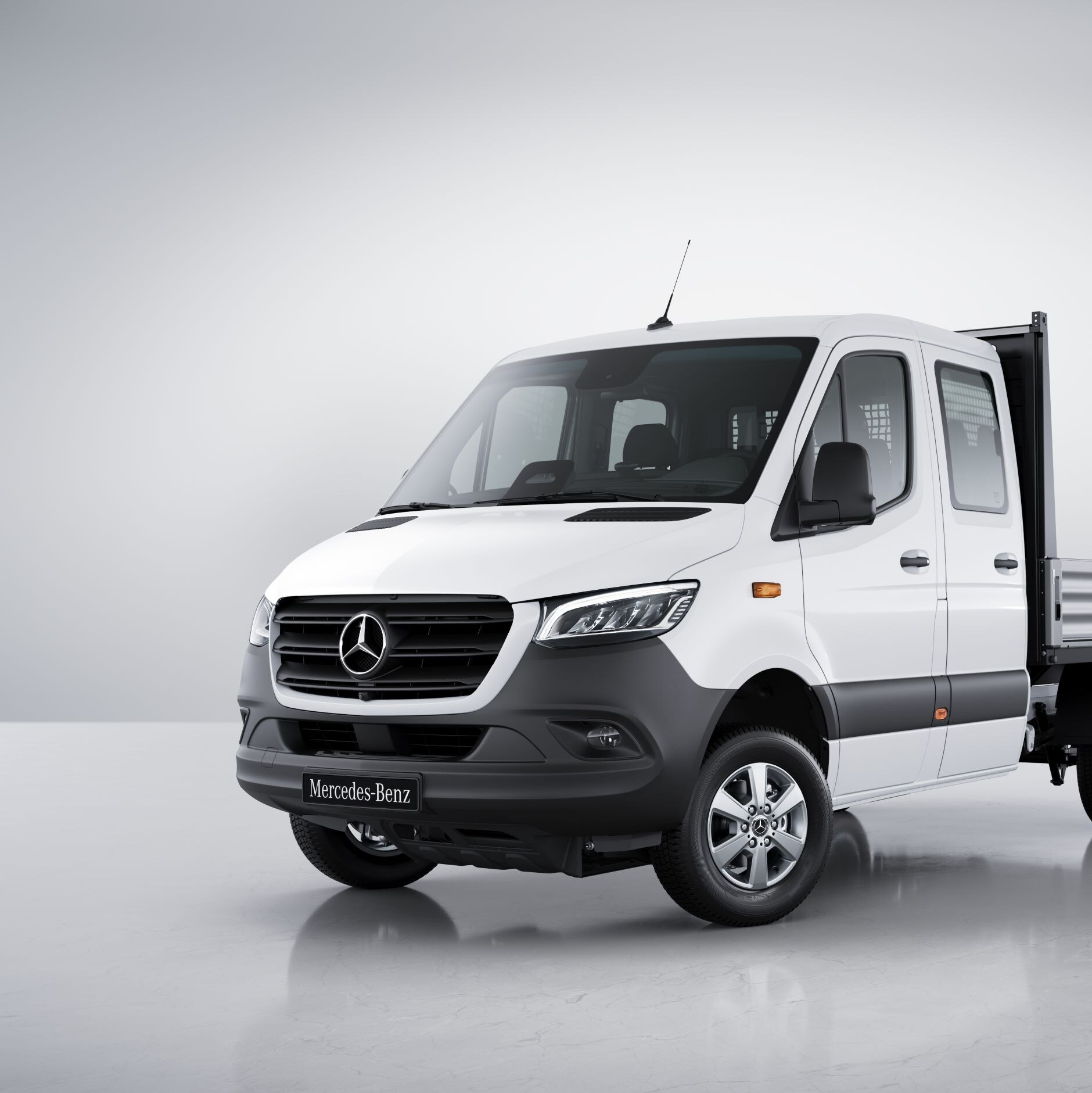 Hvid Mercedes-Benz Sprinter Ladvogn med dobbeltkabine