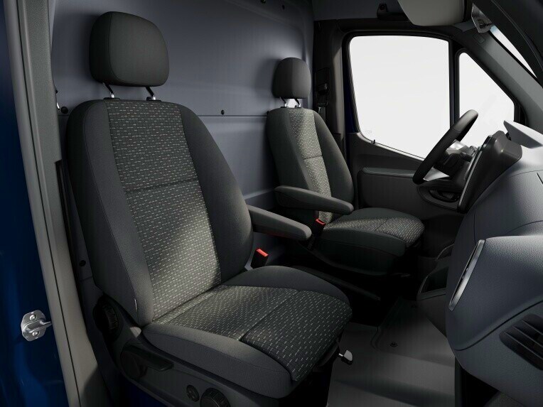 Komfortsædet til fører og forsædepassager i Mercedes-Benz Sprinter Kassevogn