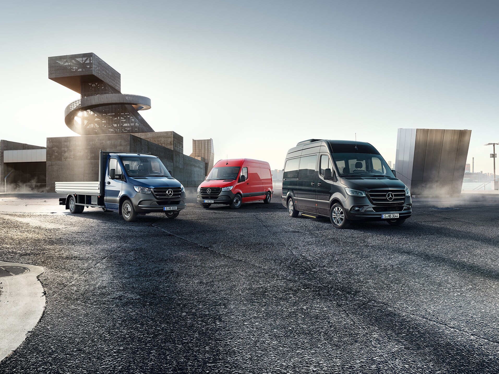 Forskellige typer Mercedes-Benz Sprinter i futuristisk landskab