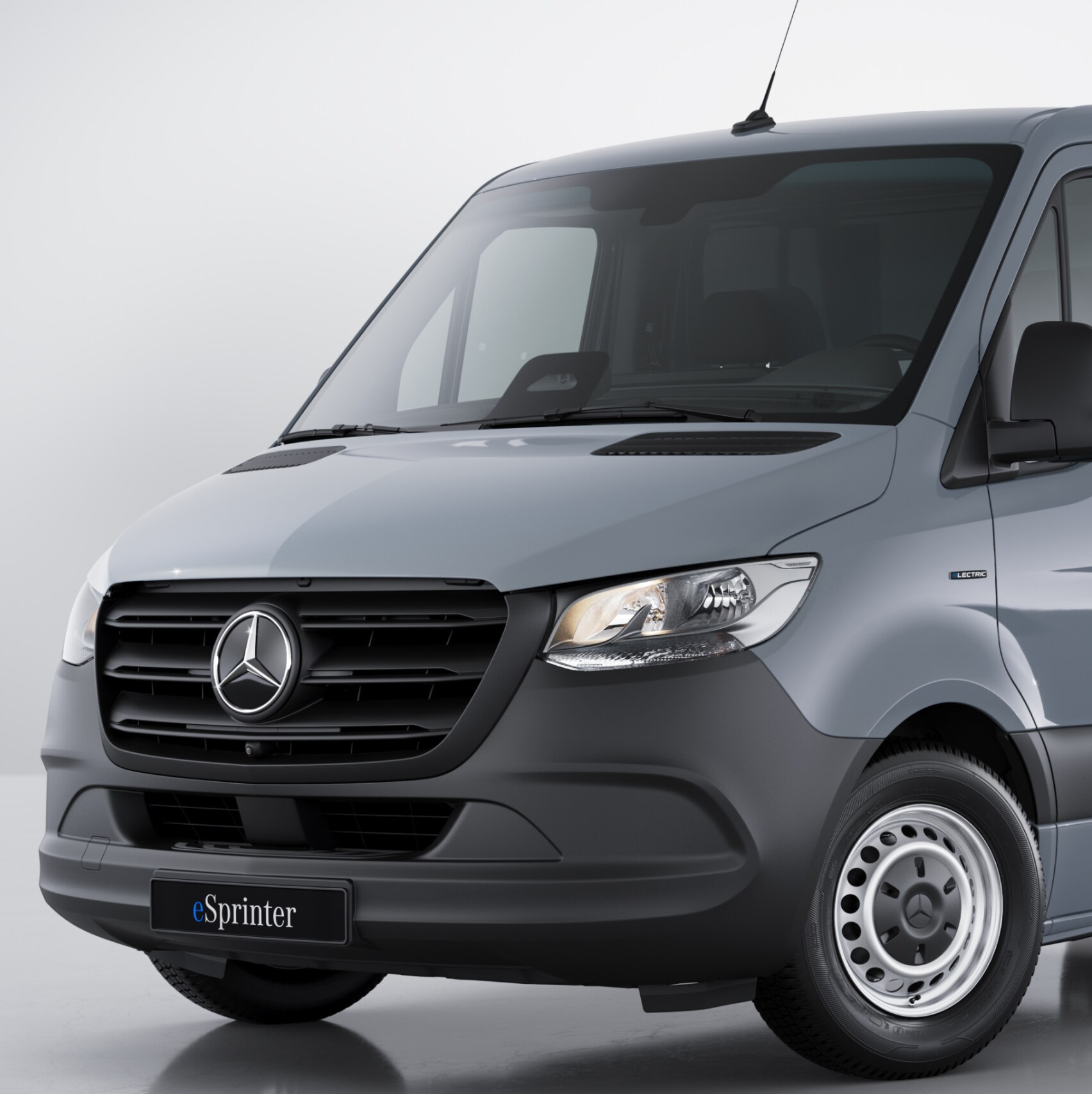Grå Mercedes-Benz eSprinter Chassis i fotostudie