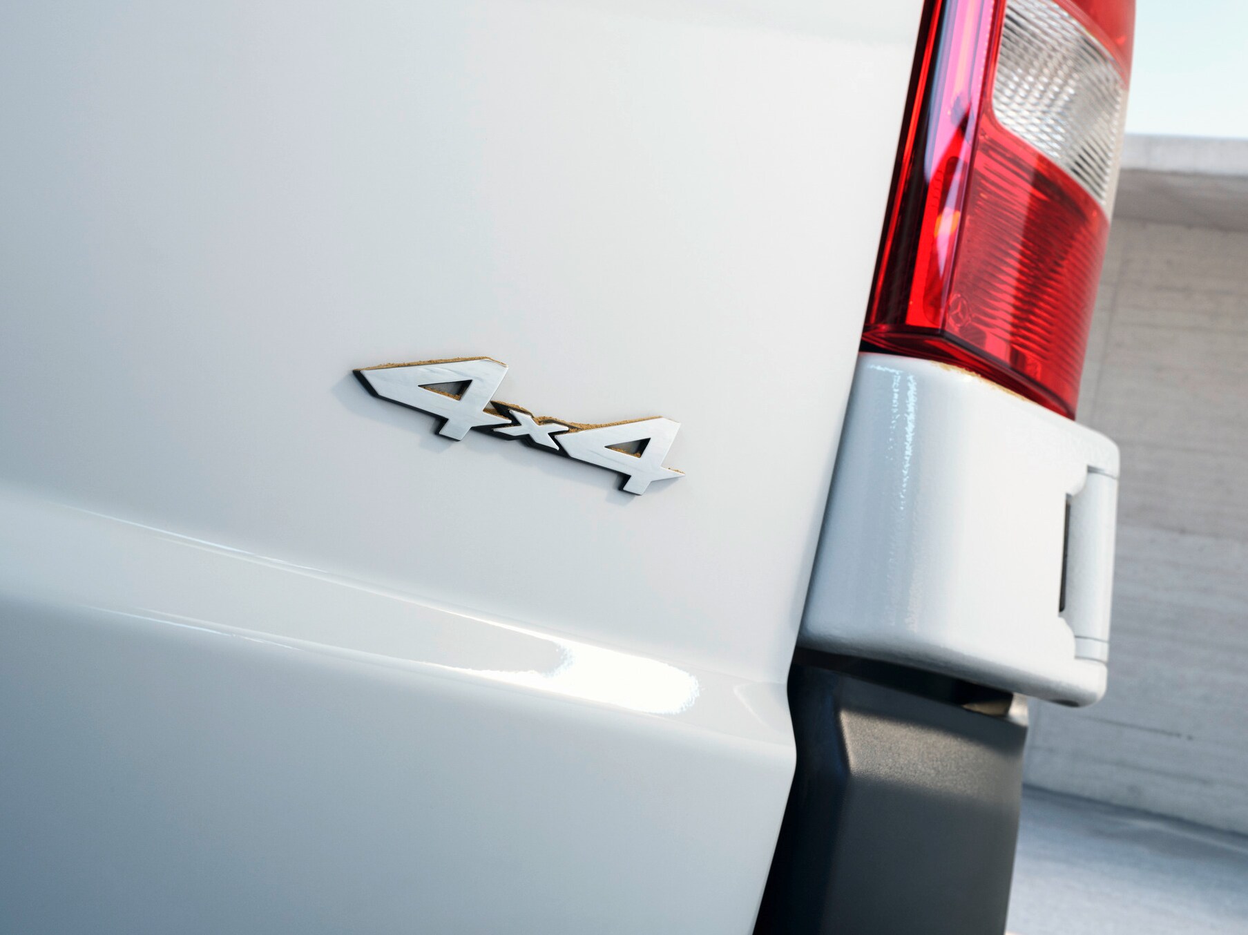 Bagpartiet på Vito kassevogn med 4x4-emblem.