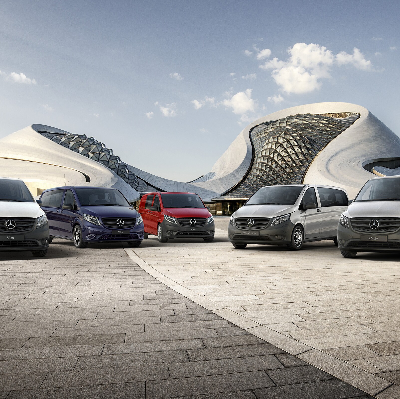 Mercedes-Benz Vito og eVito Kassevogn, Vito og eVito Tourer foran futuristisk bygning