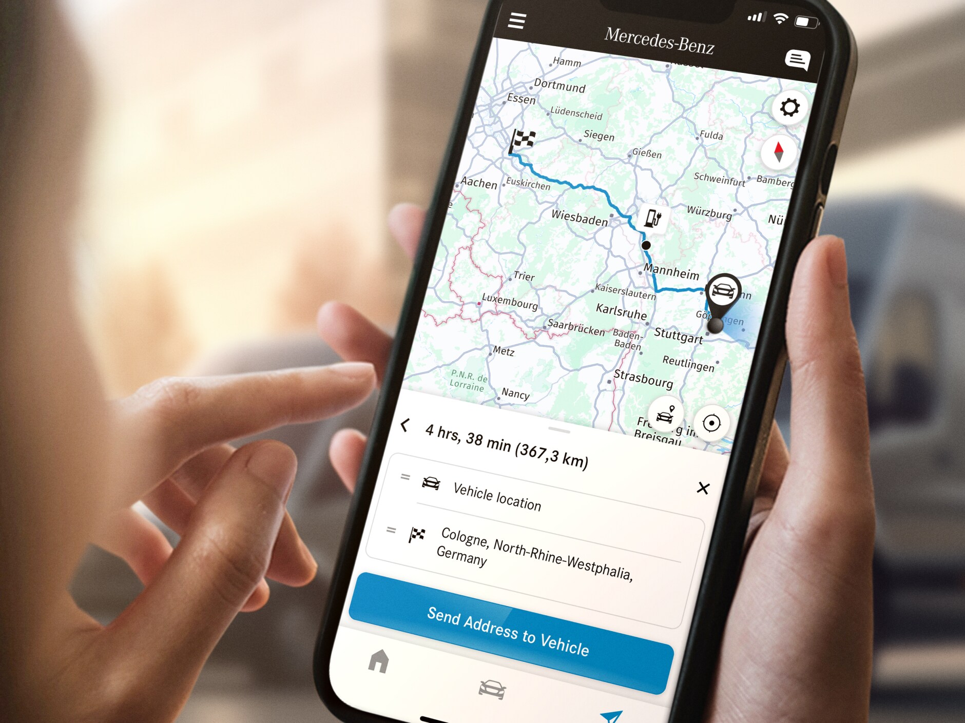 Funktionen Navigation med Electric Intelligence fra Mercedes-Benz på en smartphone