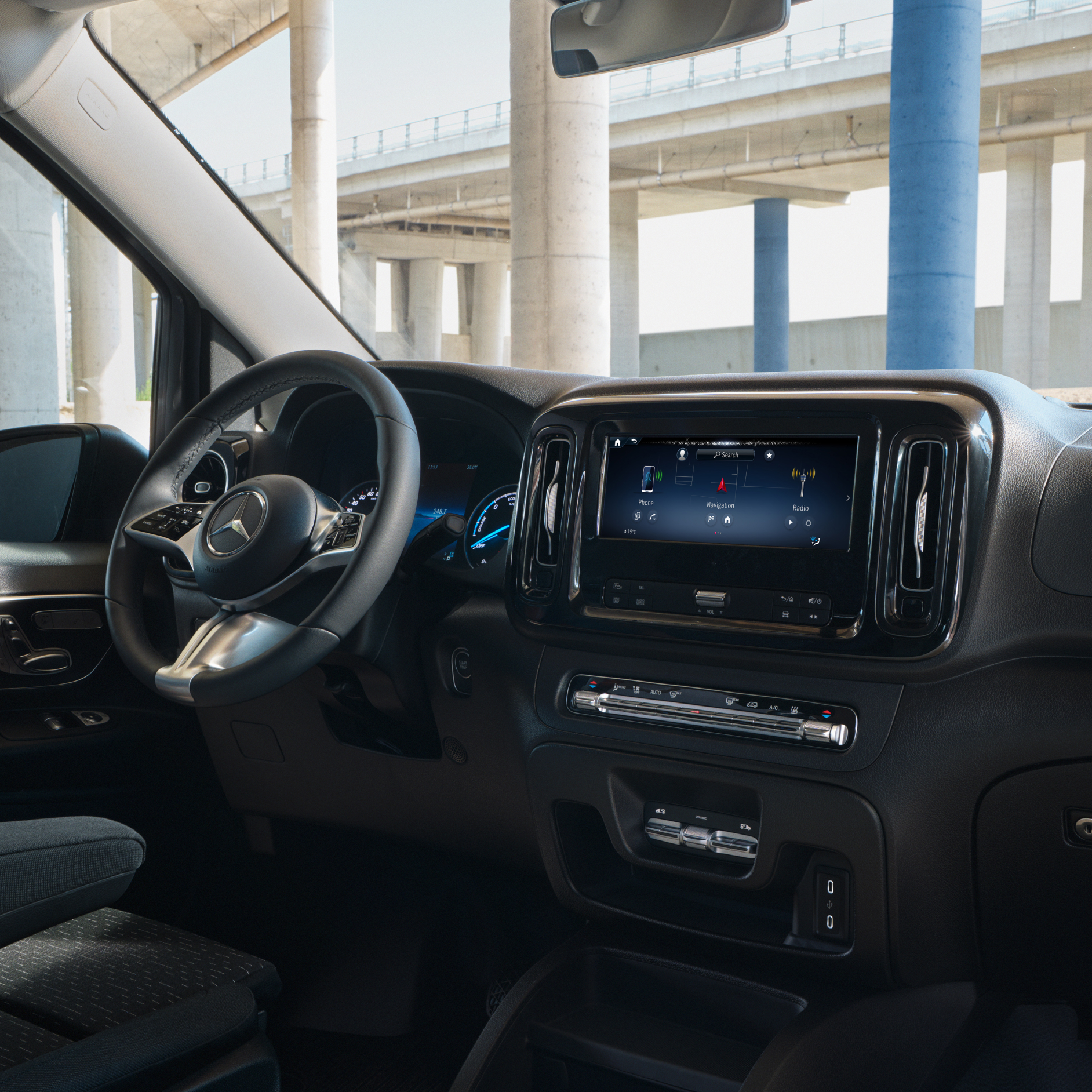 Hej Mercedes | Digitale tjenester | Mercedes-Benz Vans Den digitale tjeneste Hej Mercedes i MBUX multimediesystemet i eVito