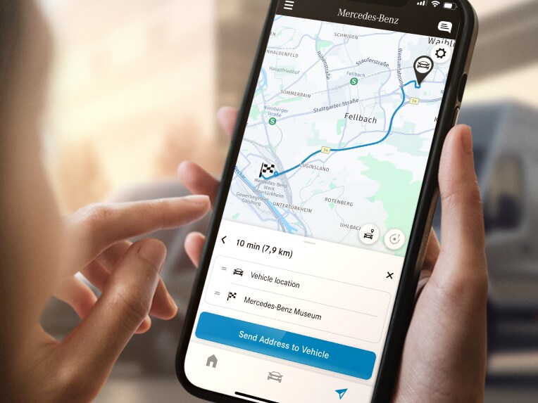 Den digitale tjeneste Send2Car fra Mercedes-Benz vises på en smartphone