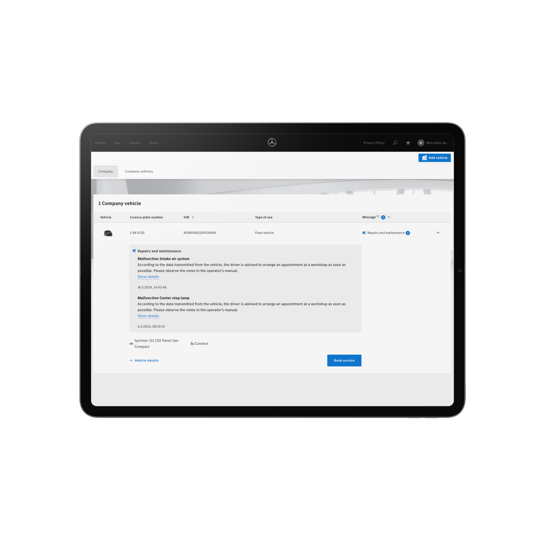 Servicekategorier | Digitale tjenester | Mercedes-Benz Vans En tablet der viser digital bildiagnose på displayet