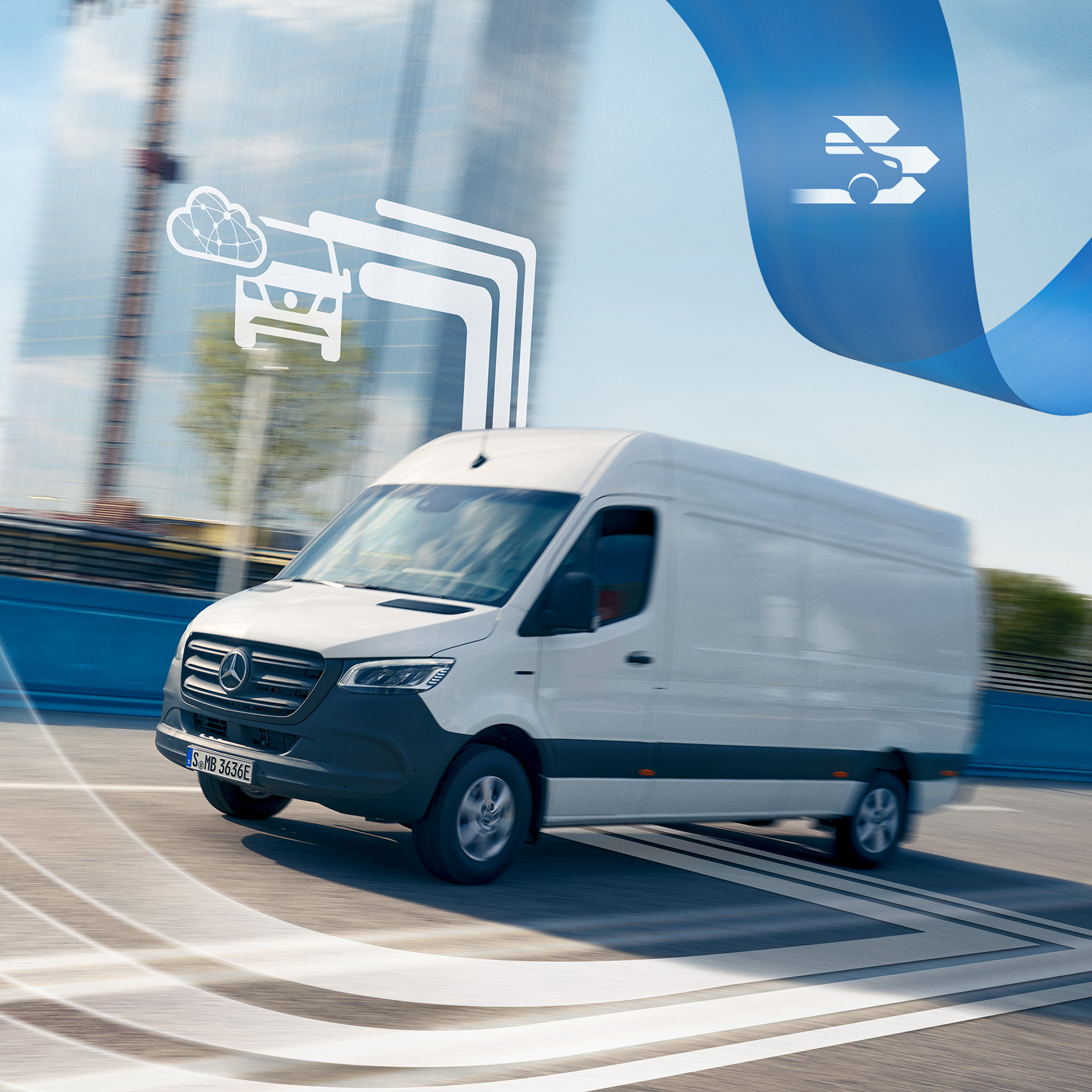Mercedes-Benz | Varebilsteknologi | Digitale tjenester Hvid Mercedes-Benz Sprinter varebil på vej med digitalt symbol.