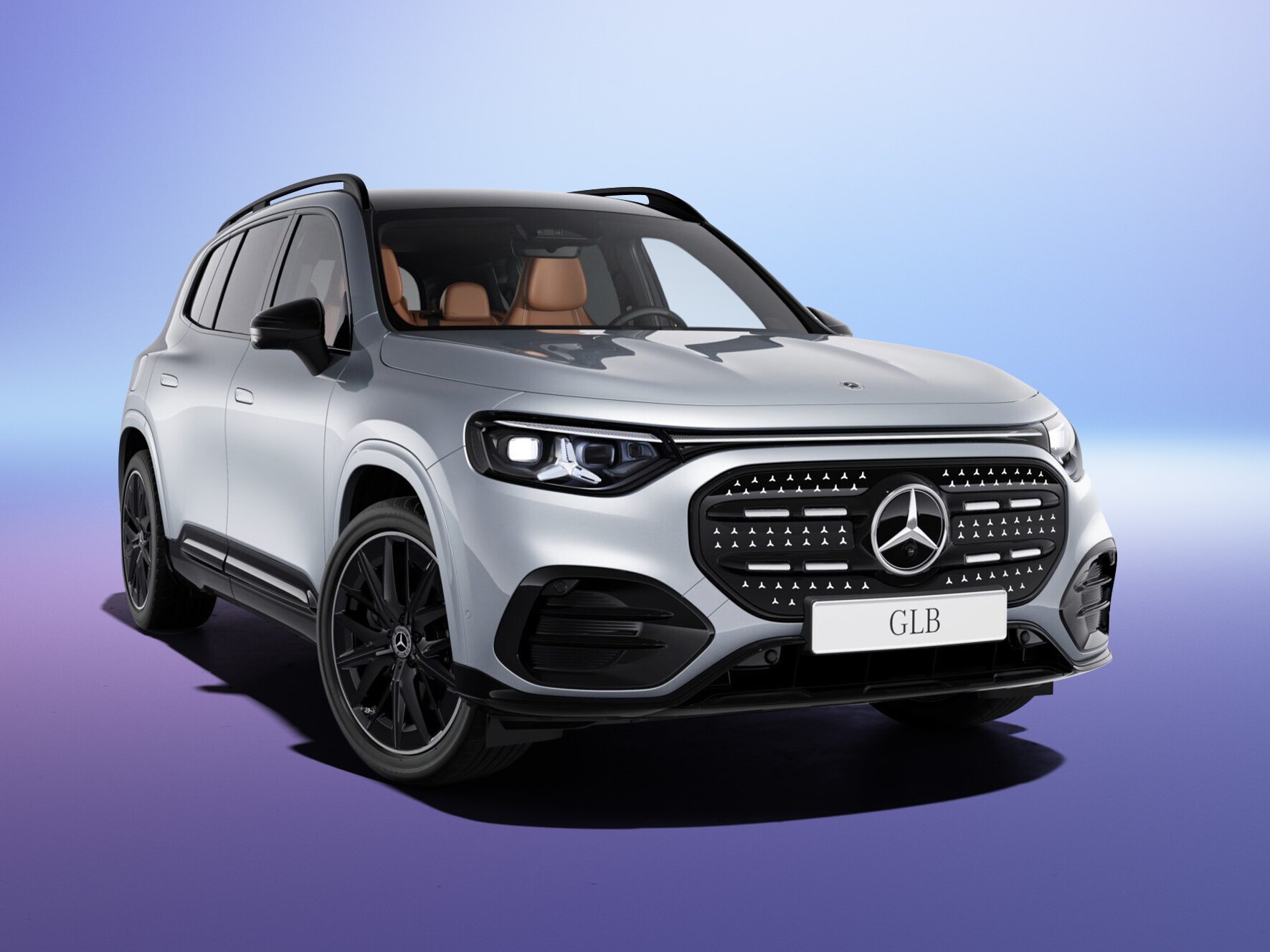 Sølvgrå elektrisk Mercedes-Benz GLB set skråt forfra