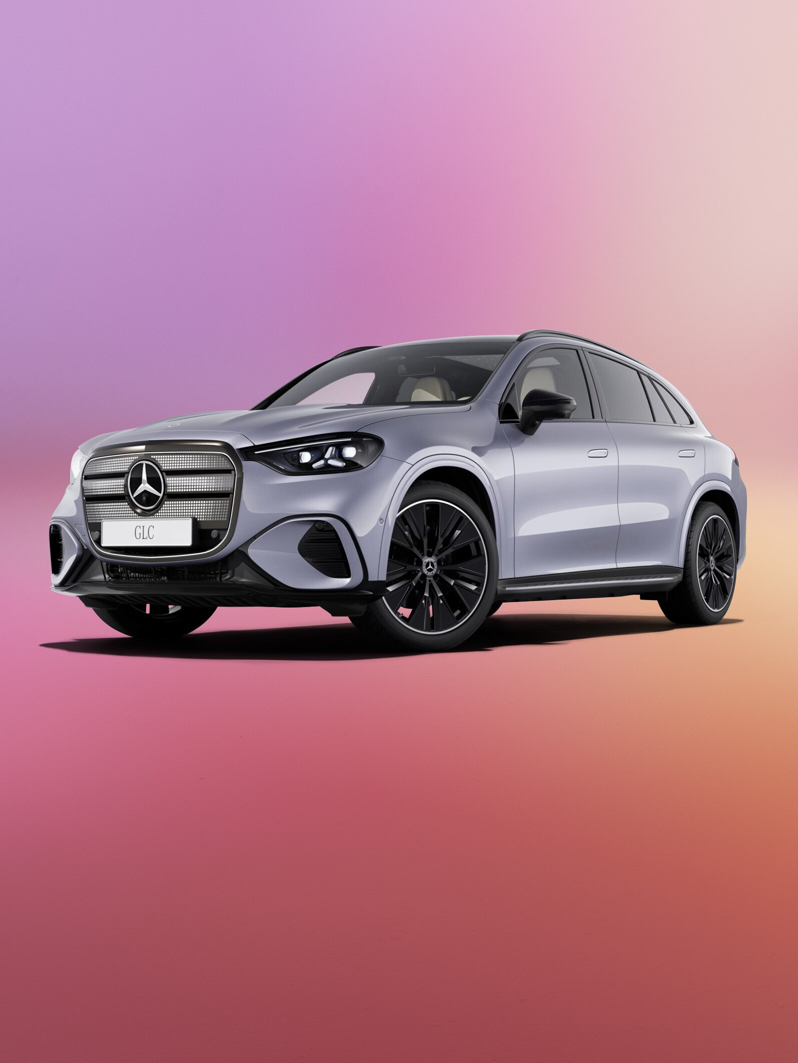 Sølvgra GLC with EQ Technology set skråt fra siden