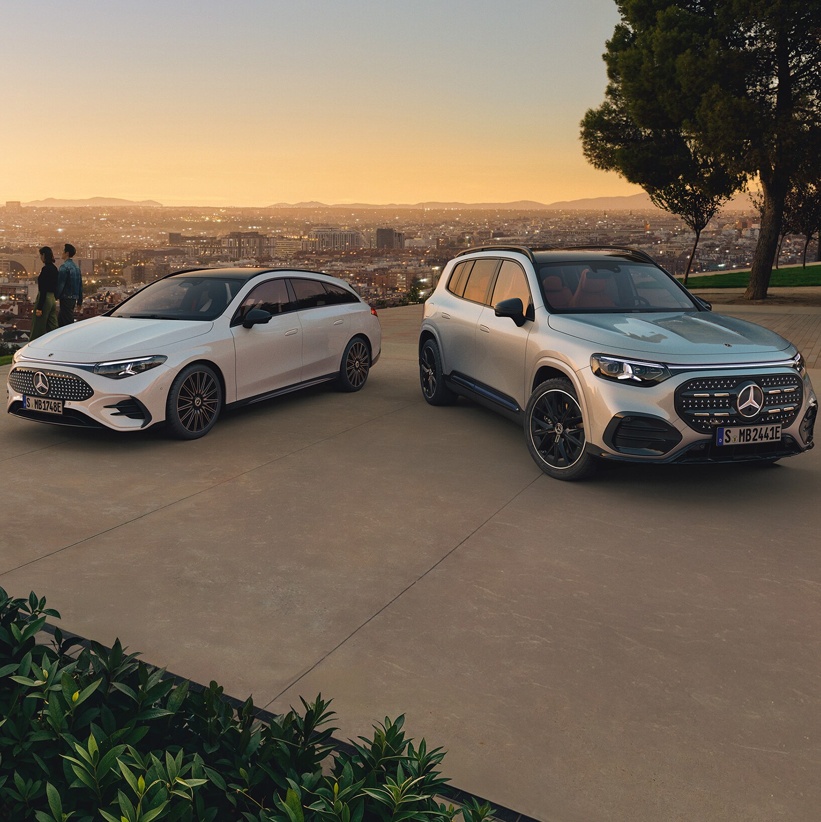 Mercedes-Benz biler med EQ Technology i solrigt miljø
